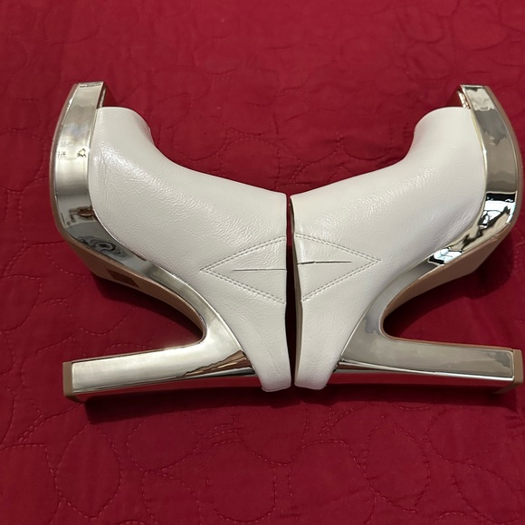 DKNY HEELED PEEP - Picture 4 of 5